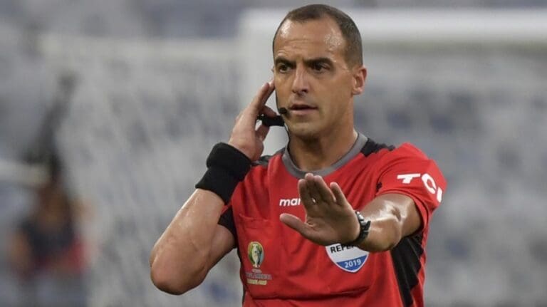 Arbitragem: falta de profissionalização explica erros constantes sempre dos mesmos?