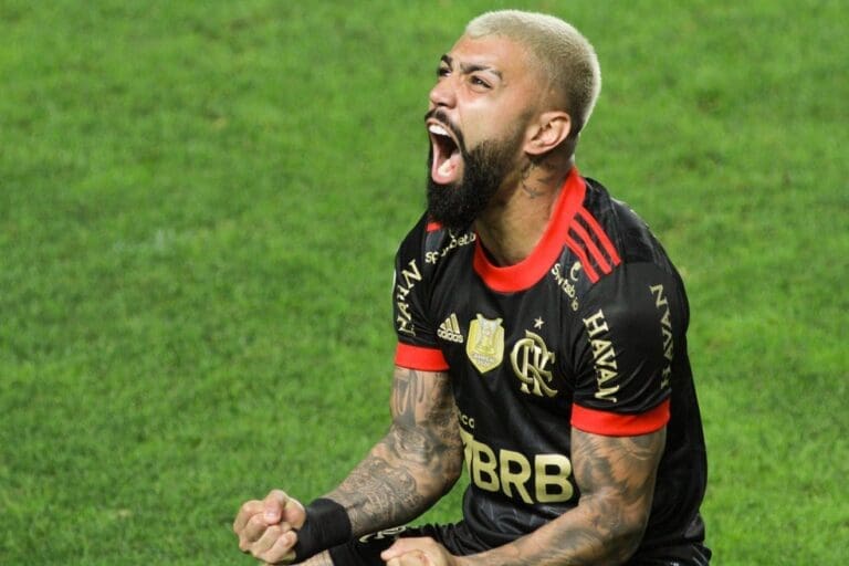 Esse é o ídolo de vocês? Gabigol dá péssimo exemplo pra geração que ele representa após goleada do Fla