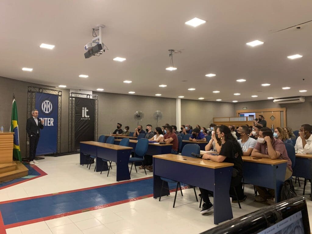 Time europeu visita Brasil em projeto global de expansão da marca
