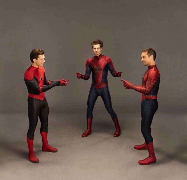 Tobey Maguire e Andrew Garfield aparecem ao lado de Tom Holland em 1ª foto oficial de Homem Aranha: Sem Volta Para Casa