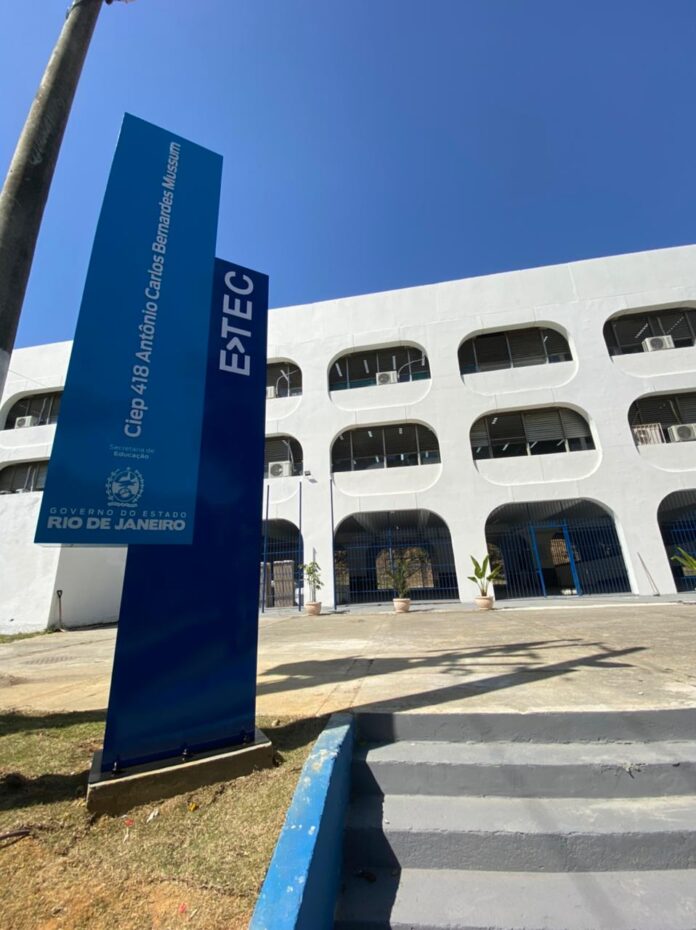 A Secretaria De Estado De Educa O Entrega Novo Ciep E Tec Na Zona