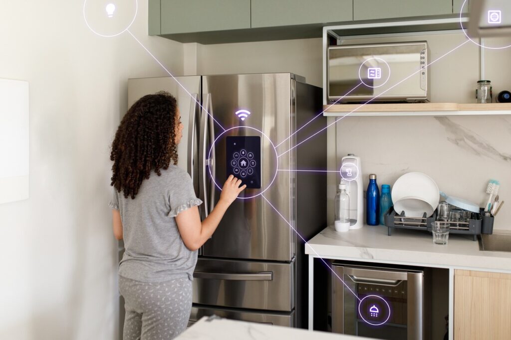 Com foco em conforto e segurança, buscas por itens de smart home
