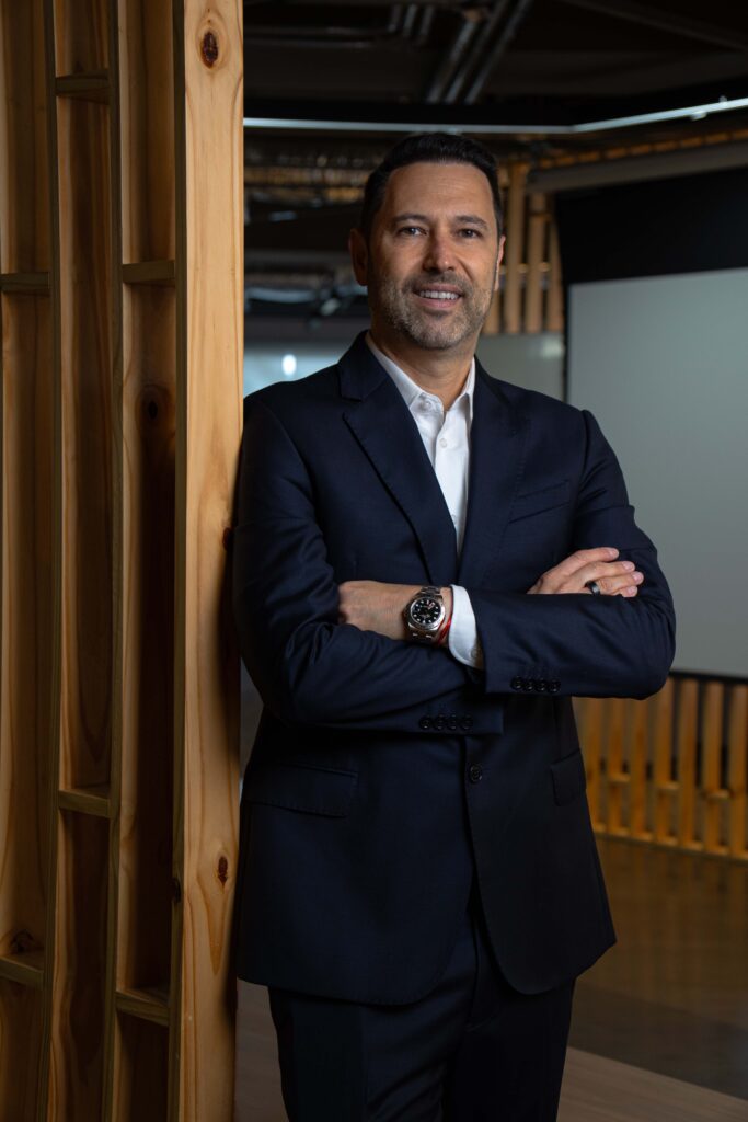 FInfluence: Economista Sincero é líder no YouTube e consolida força na 10ª edição do relatório da ANBIMA