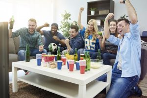 Limpeza pós-jogos: Veja como remover odores dos ambientes após reunir amigos para assistir ao Mundial