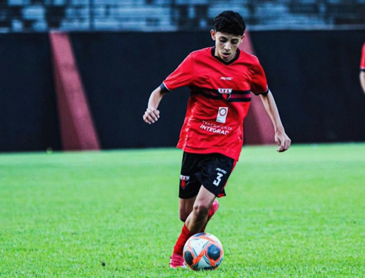 Entre a escola e os gramados: conheça Giovani Felix Bruno, que se destaca no futebol do interior paulista