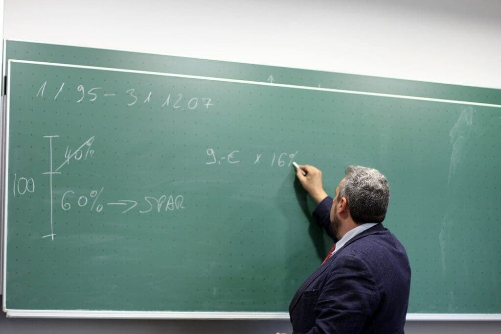 Conhecimento, Ambientes Informais de Aprendizado e Participação Docente