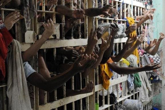 A crise no sistema penitenciário brasileiro e as penas alternativas como meio de combater a superlotação
