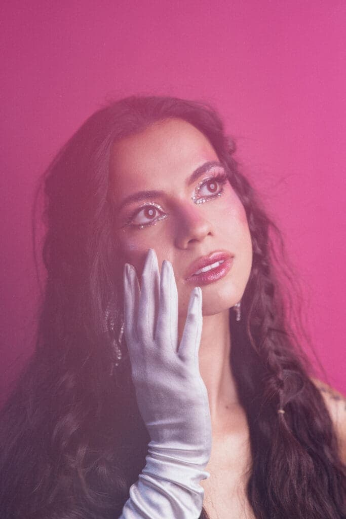 Depois de “Mentiras” Juliah finaliza novo single