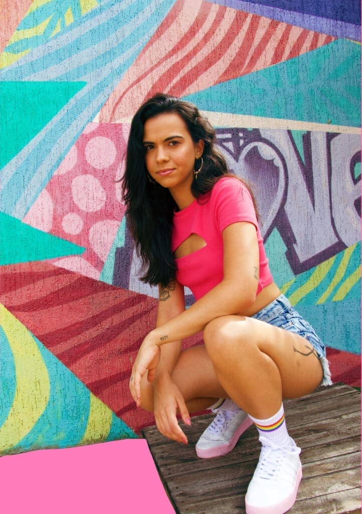 Juliah resgata nostalgia dos anos 2000 com novo sabor  “R&B Tropical”