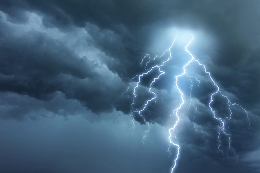 Cuidados na época de chuva com aparelhos eletrônicos