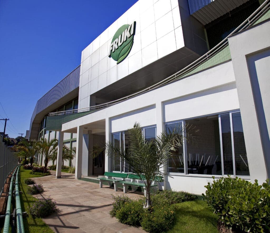 <strong>Bebidas Fruki recebe certificado de uso de energias renováveis</strong>