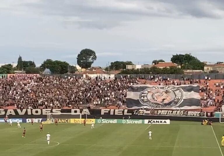 Chuva de gols e brilho de esperança na virada por 3 a 2 do Corinthians contra o Ituano.