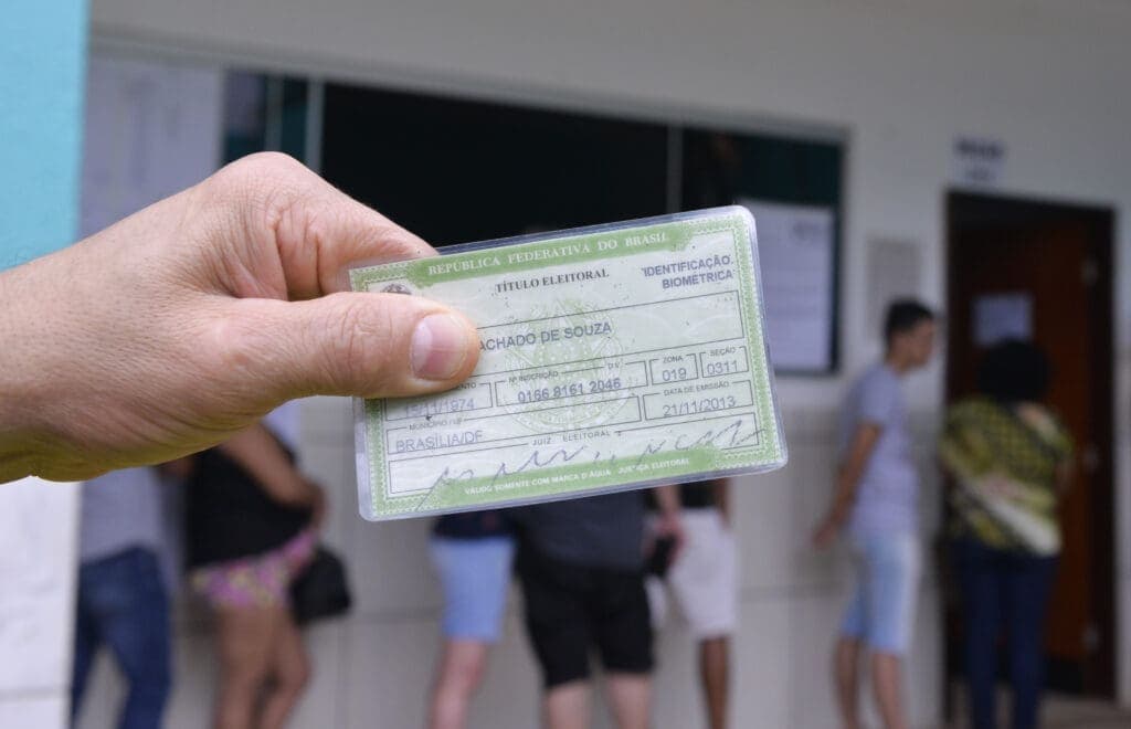 A seis meses das eleições