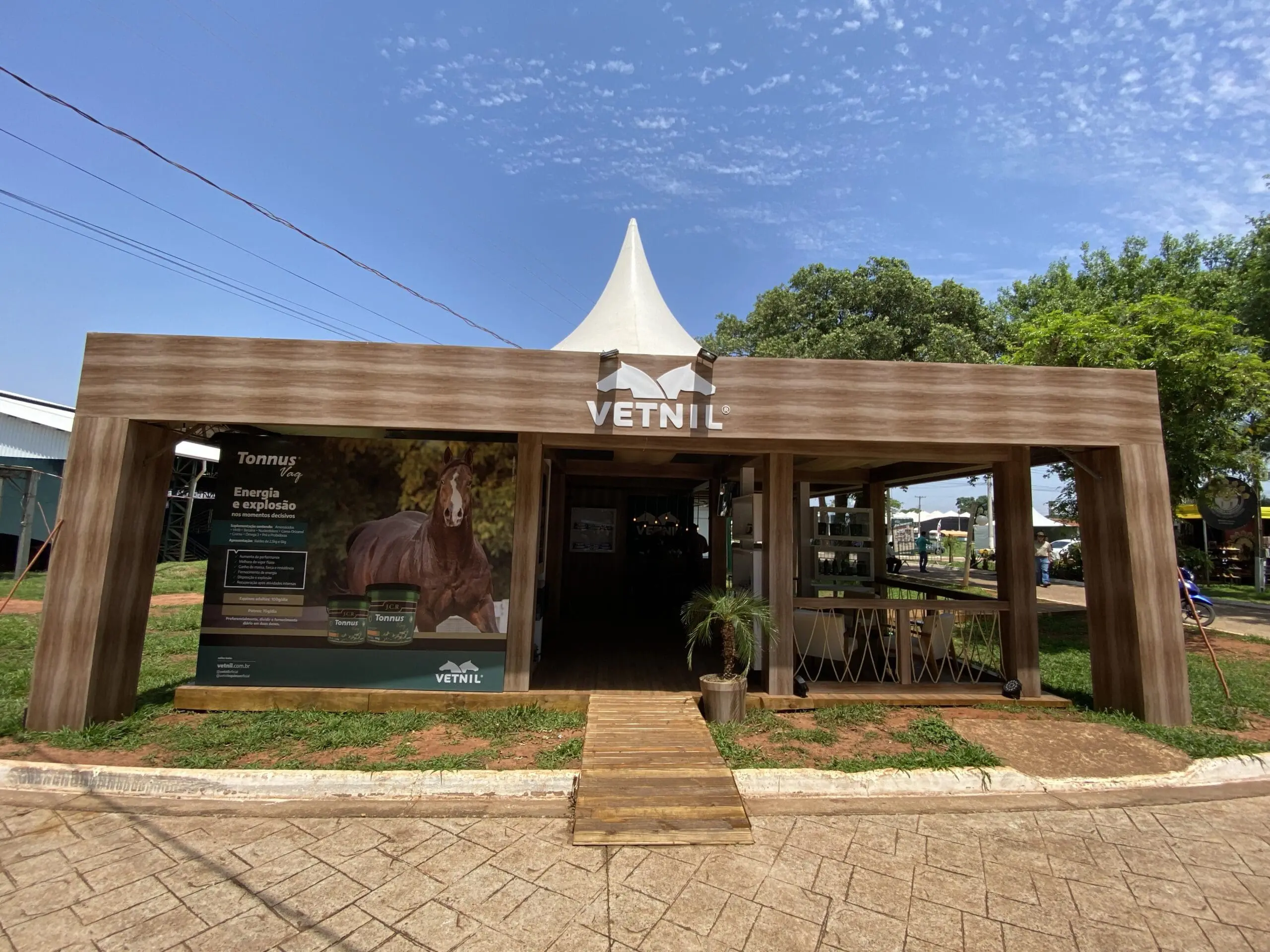 Vetnil-Vetnil-oferece-suplementos-eletroliticos-para-evitar-a-desidratacao-dos-cavalos-atletas-e-de-manejo-durante-o-43-Potro-do-Futuro-foto-divulgacao