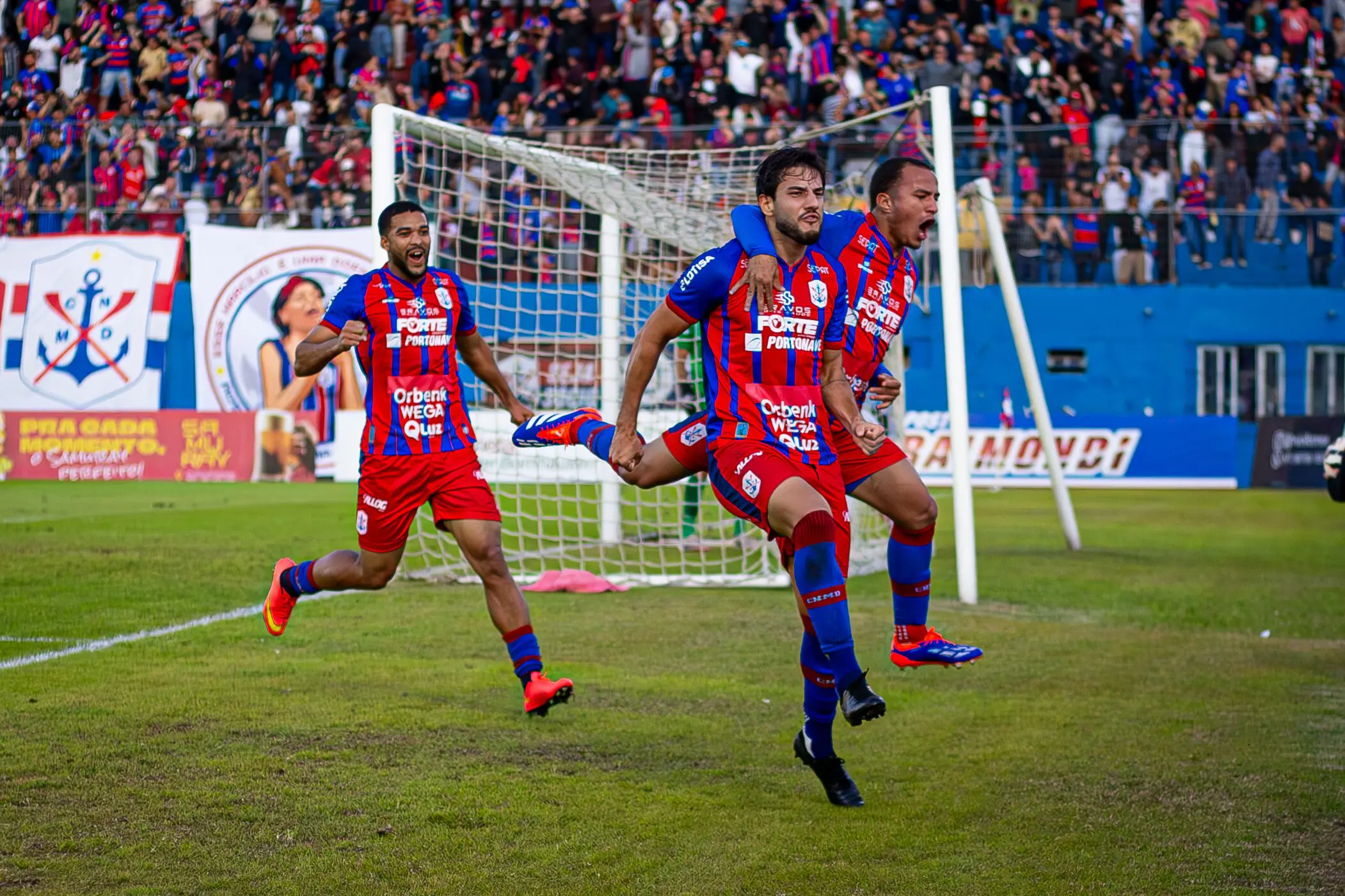 Marcilio Dias é patrocinado pela Quantum Engenharia Creditação Marcilio Dias 2