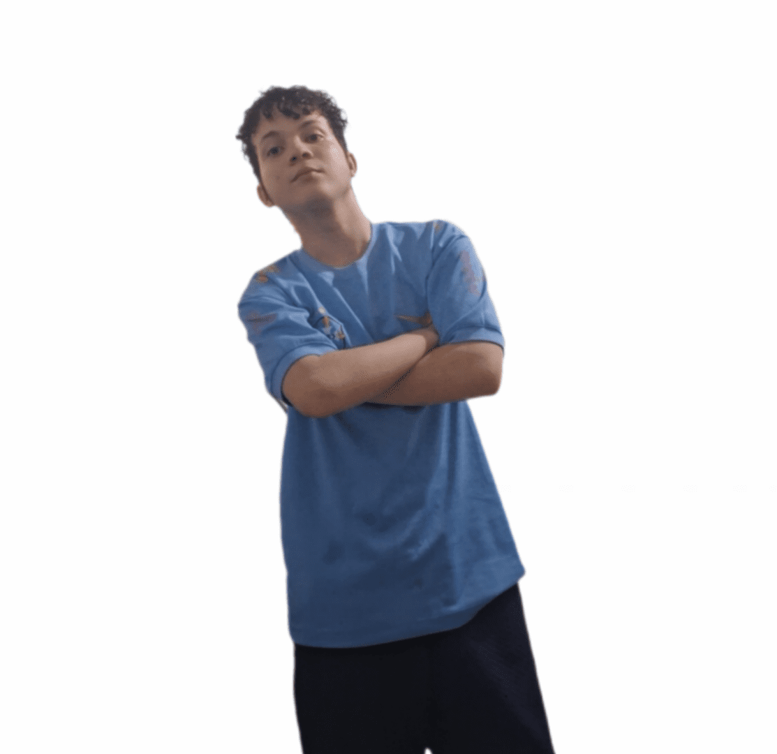 Picsart_25-08-19_22-21-29-379