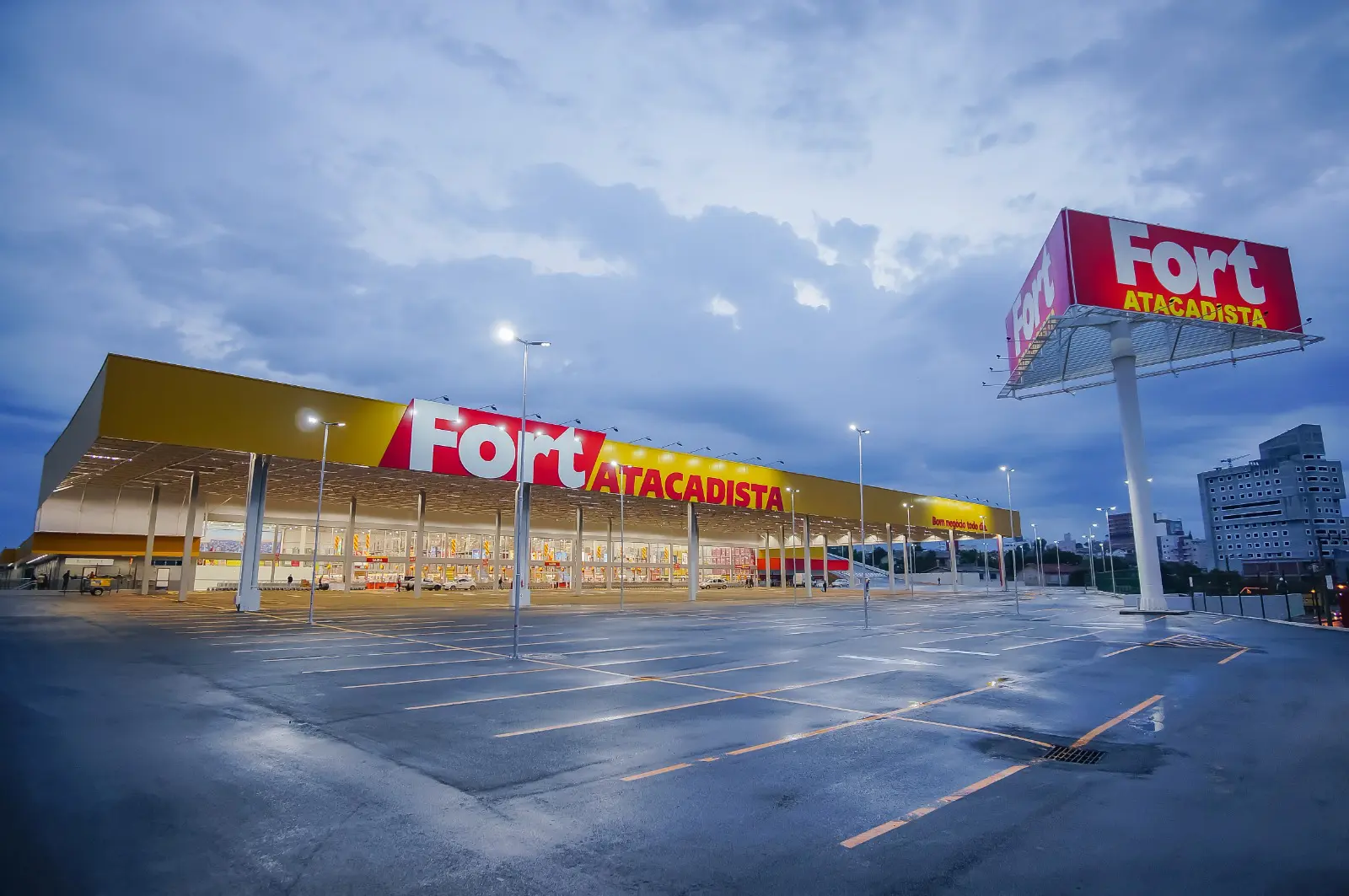 Seleção ocorre nos dias 27 e 28 de janeiro, no estacionamento da loja Fort já existente na cidade, com oportunidades para diferentes áreas e perfis profissionais