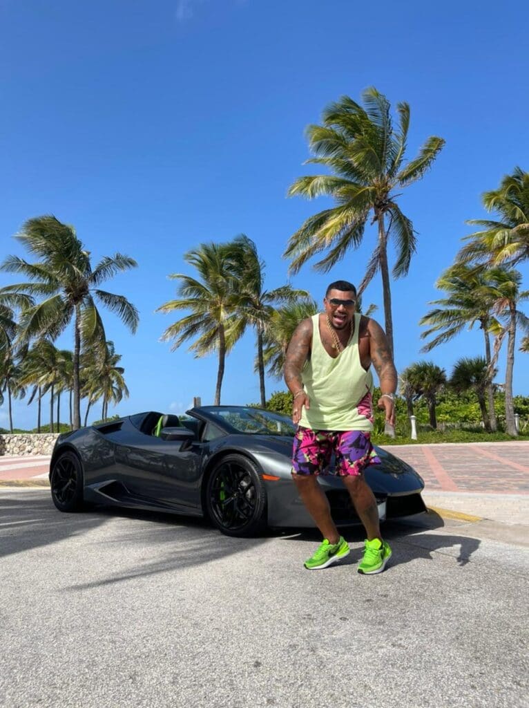 Naldo lança clipe da música Mexe a Bunda com feat; de O.T. Genasis gravado em Miami