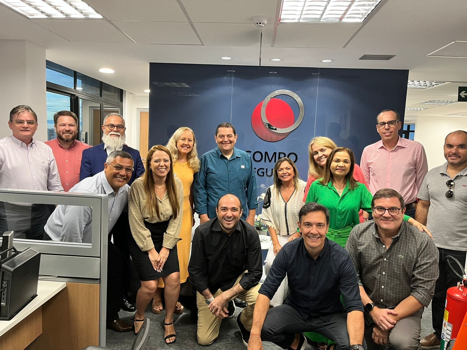 Equipe da Sompo Seguros recebe representantes do Sincor-CE na unidade da seguradora em Fortaleza (CE)