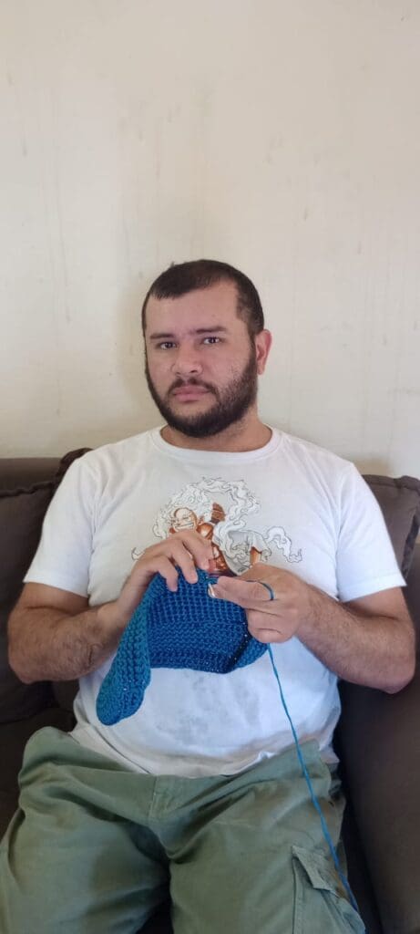 Jovem artesão